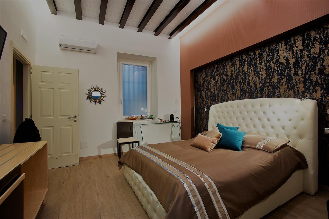 Myo Charming House *